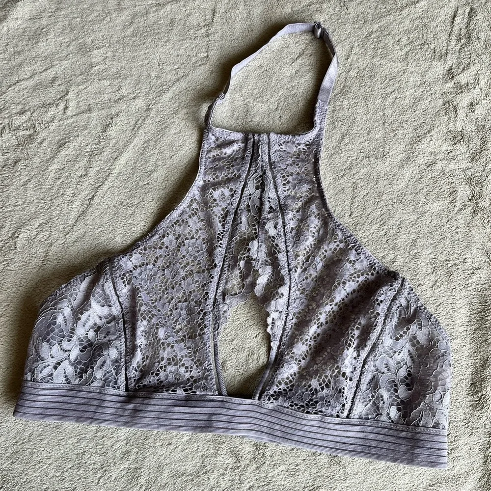 Victoria’s Secret Very Sexy Lace Halter Bralette - Picture 5 of 9